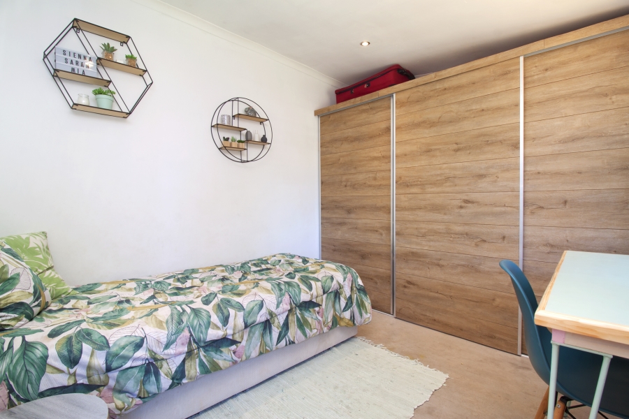 4 Bedroom Property for Sale in Milkwood Park Western Cape